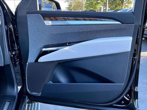 New 2026 Cadillac Escalade Platinum Sport image 33