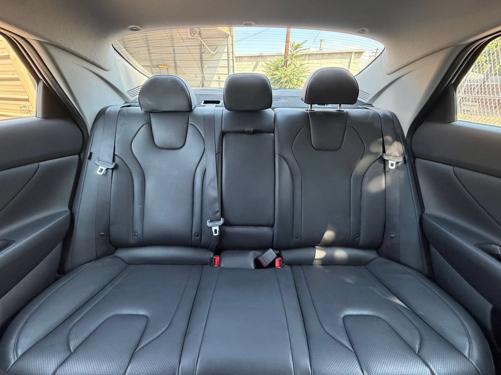 Used 2025 Hyundai Elantra Limited FWD image 38