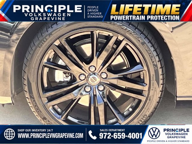 Used 2023 Volvo S60 B5 Plus w/ Climate Package FWD image 7