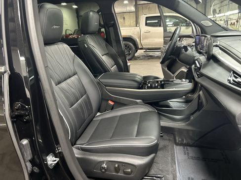 Certified 2025 Buick Enclave Avenir w/ Trailering Package, 5000 lbs. image 30