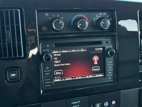 Used 2017 GMC Savana 2500 Extended RWD image 31