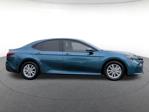 Used 2025 Toyota Camry LE w/ Convenience Package FWD image 7