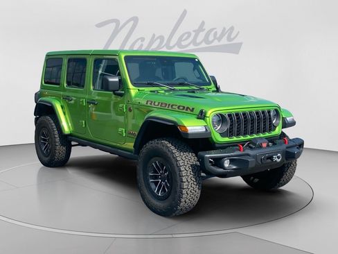 Used 2025 Jeep Wrangler Unlimited Rubicon AWD/4WD image 8
