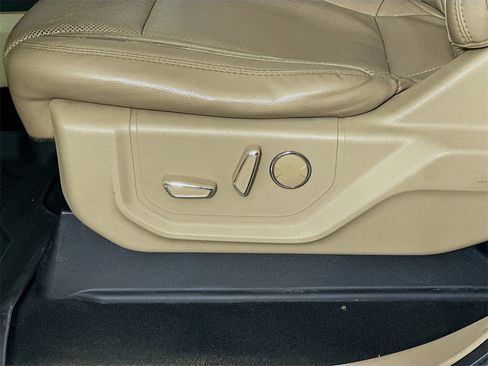 Used 2017 Ford F250 Lariat w/ FX4 Off-Road Package image 23