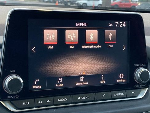 Used 2021 Nissan Rogue SV w/ Premium Package image 18