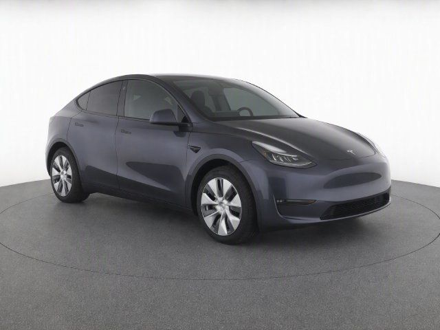 Used 2024 Tesla Model Y Long Range AWD/4WD image 2