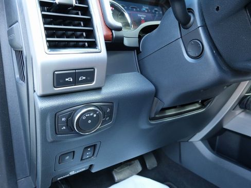 Used 2022 Ford F250 Platinum w/ FX4 Off-Road Package image 28