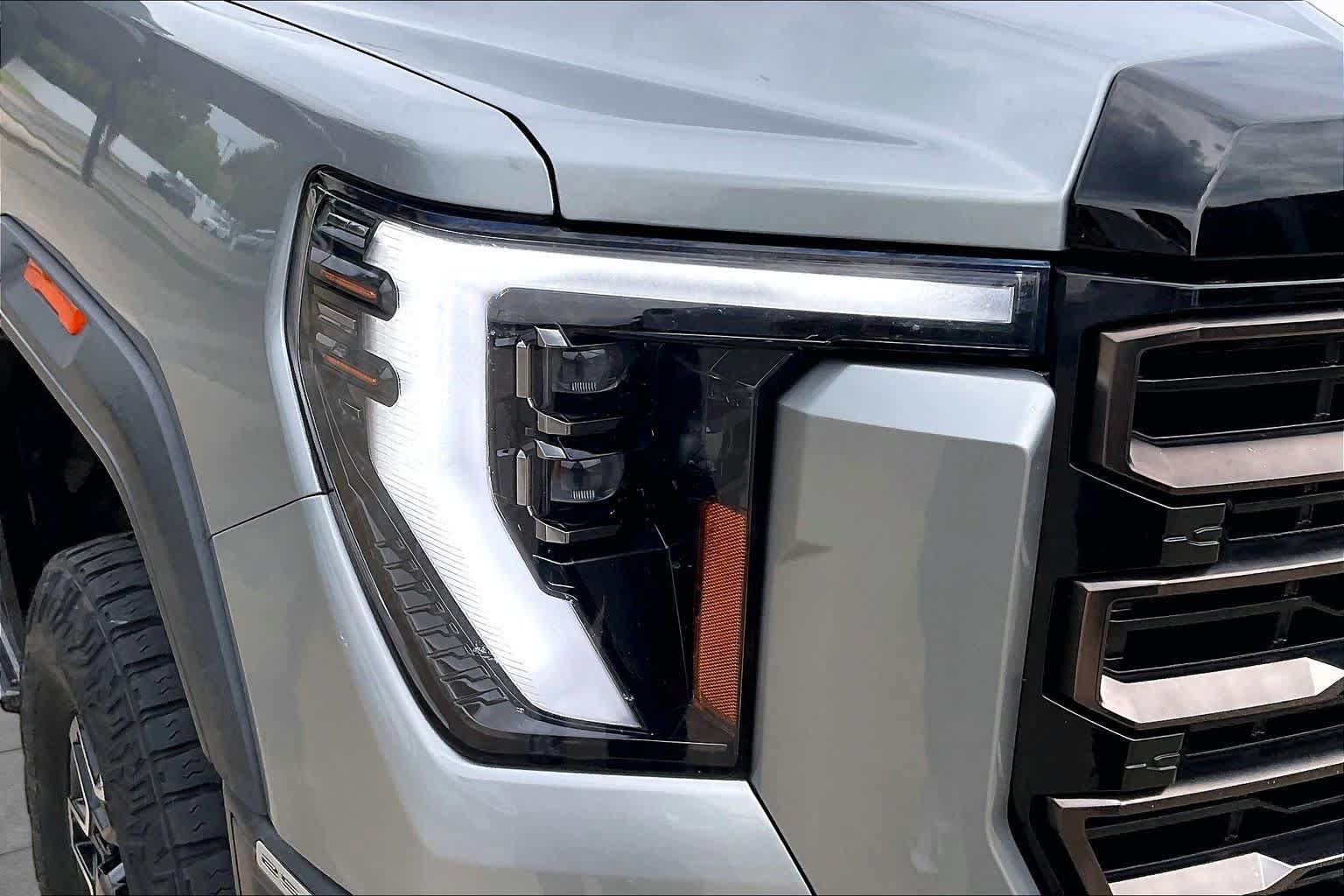 Used 2024 GMC Sierra 2500 AT4X AWD/4WD image 27