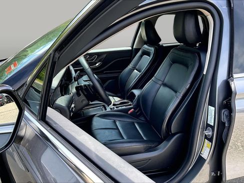 Used 2023 Lincoln Corsair AWD w/ Equipment Group 101A image 9