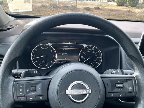 Used 2023 Nissan Rogue S image 18