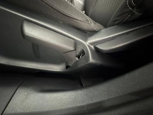 Used 2025 Ford Escape Active AWD/4WD image 16