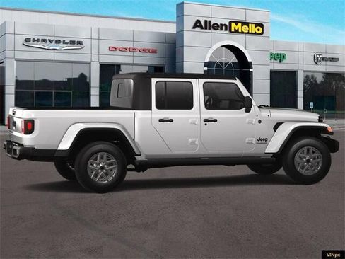 New 2025 Jeep Gladiator Sport image 15