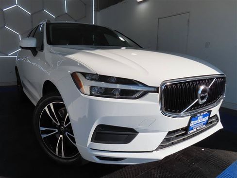 Used 2020 Volvo XC60 T6 Momentum w/ Protection Package Premier AWD/4WD image 3