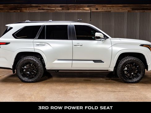 Used 2025 Toyota Sequoia Platinum image 10