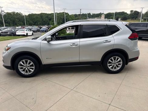 Used 2017 Nissan Rogue SV w/ HEV Premium Package AWD/4WD image 4