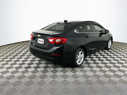 Used 2018 Chevrolet Cruze LT w/ Convenience Package FWD image 10
