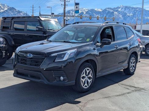 Used 2022 Subaru Forester Premium image 9