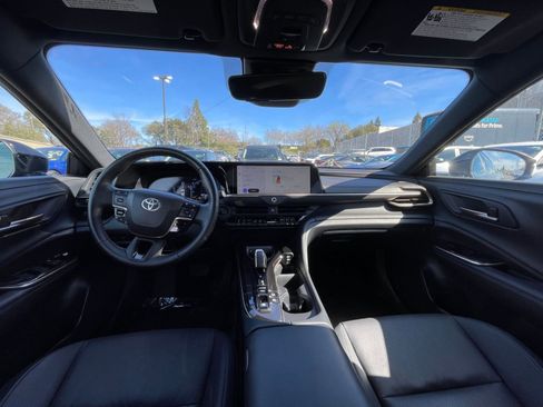 Used 2025 Toyota Crown XLE image 34