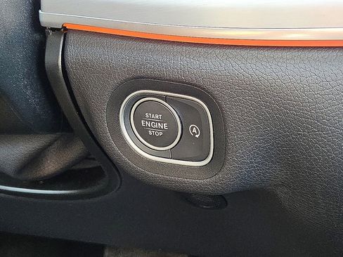 Used 2025 Mercedes-Benz GLE 350 4MATIC image 30