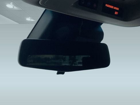 Used 2019 Cadillac Escalade ESV Premium Luxury image 17