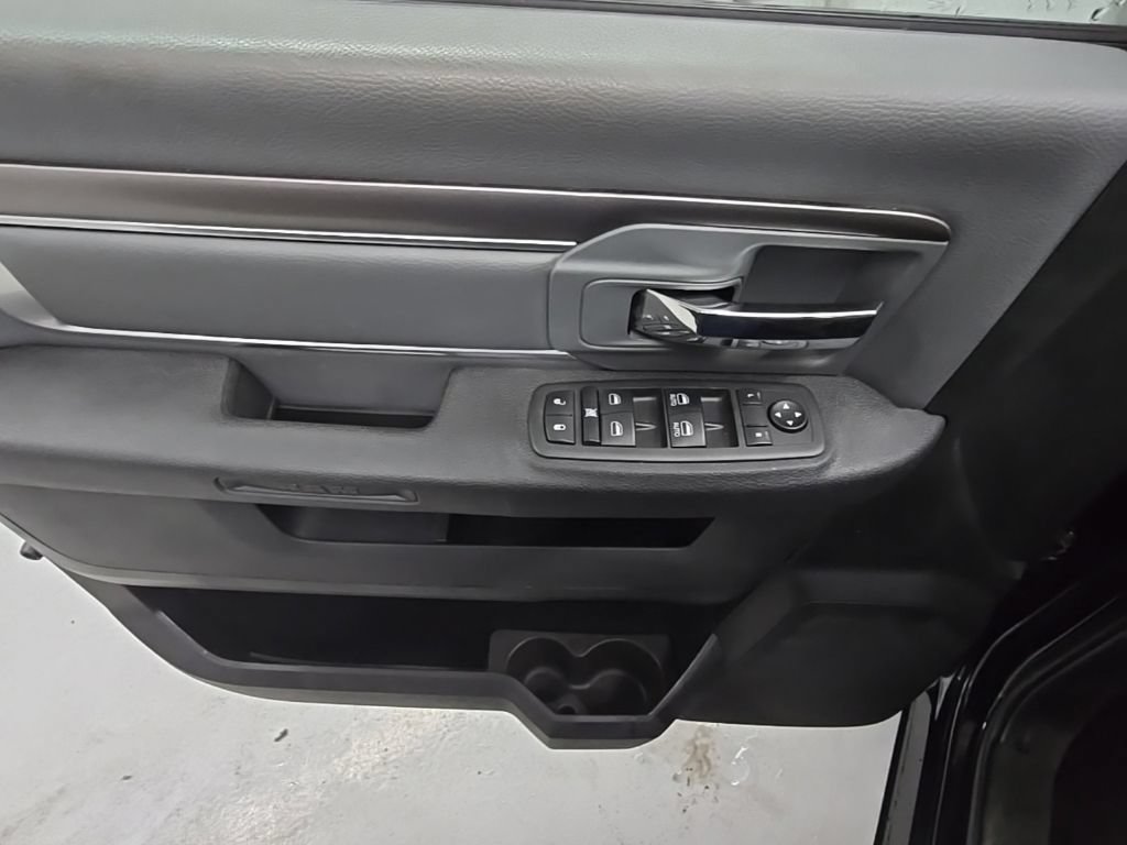 Used 2024 RAM 1500 Classic SLT AWD/4WD image 8