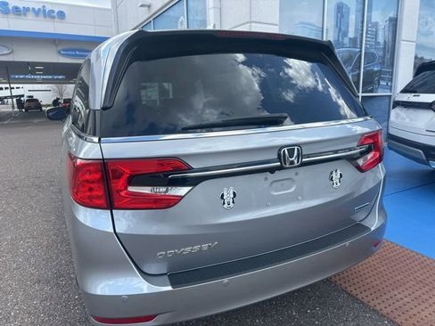 Used 2023 Honda Odyssey Touring image 13