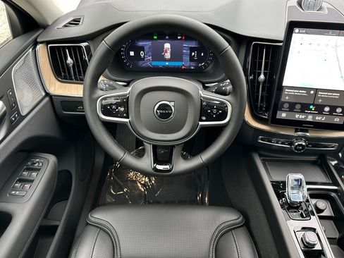 New 2026 Volvo XC60 B5 Ultra AWD/4WD image 11