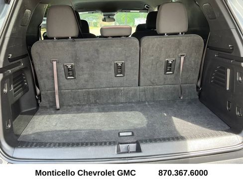 Used 2025 Chevrolet Traverse LT FWD image 27