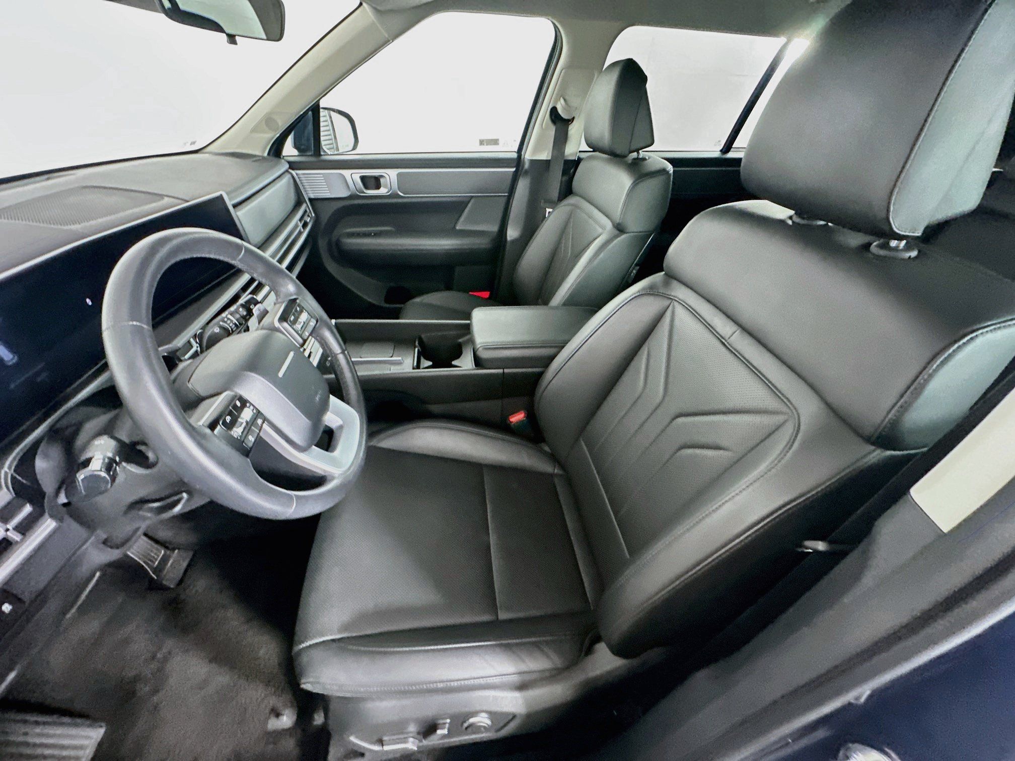 Used 2026 Hyundai Santa Fe SEL FWD image 13
