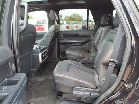 Used 2024 Ford Expedition Limited AWD/4WD image 14