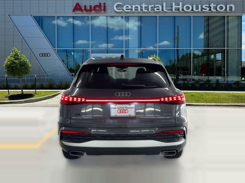 Used 2025 Audi Q5 Premium Plus w/ Premium Plus image 10