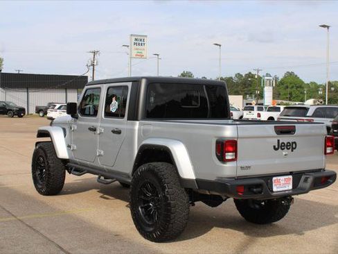 Certified 2024 Jeep Gladiator Sport image 9
