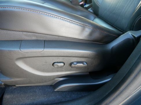 Certified 2022 Chevrolet Trax LT w/ LT Convenience Package image 23