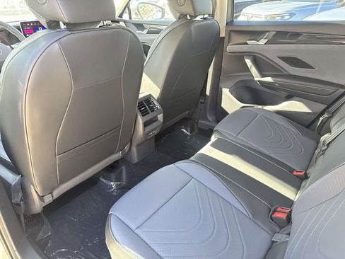 New 2026 Volkswagen Tiguan SE image 10