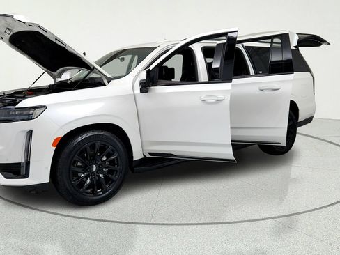 Used 2022 Cadillac Escalade ESV Sport Platinum w/ LPO, ONYX Package AWD/4WD image 9
