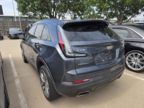 Used 2021 Cadillac XT4 Sport w/ Cold Weather Package FWD image 4