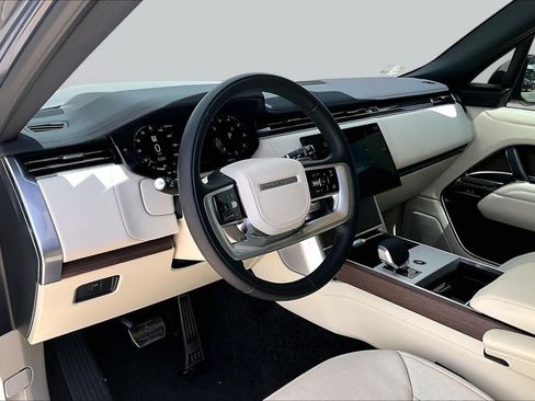 Used 2026 Land Rover Range Rover SE AWD/4WD image 18