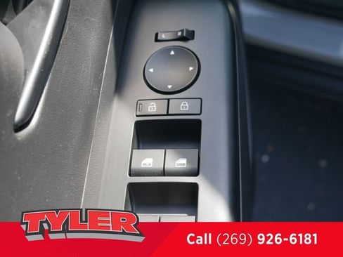 Used 2024 Hyundai Kona SEL AWD/4WD image 19