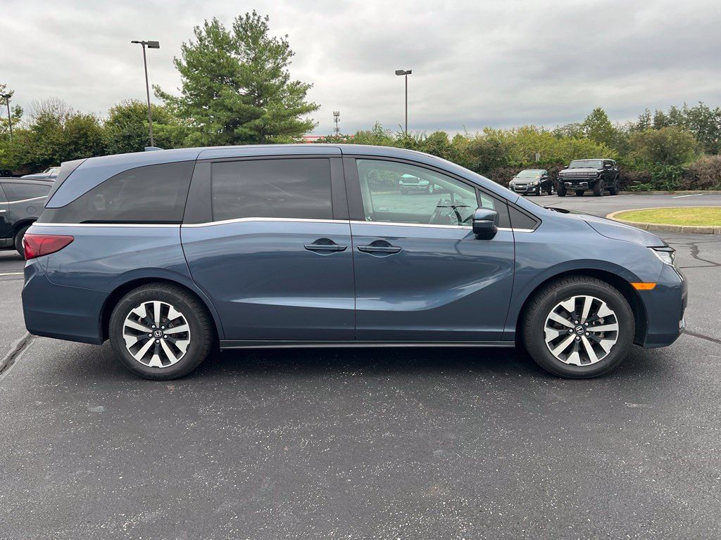 Used 2025 Honda Odyssey EX-L image 4