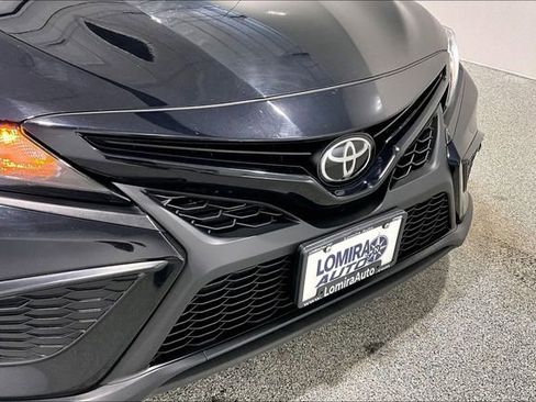 Used 2024 Toyota Camry SE image 34