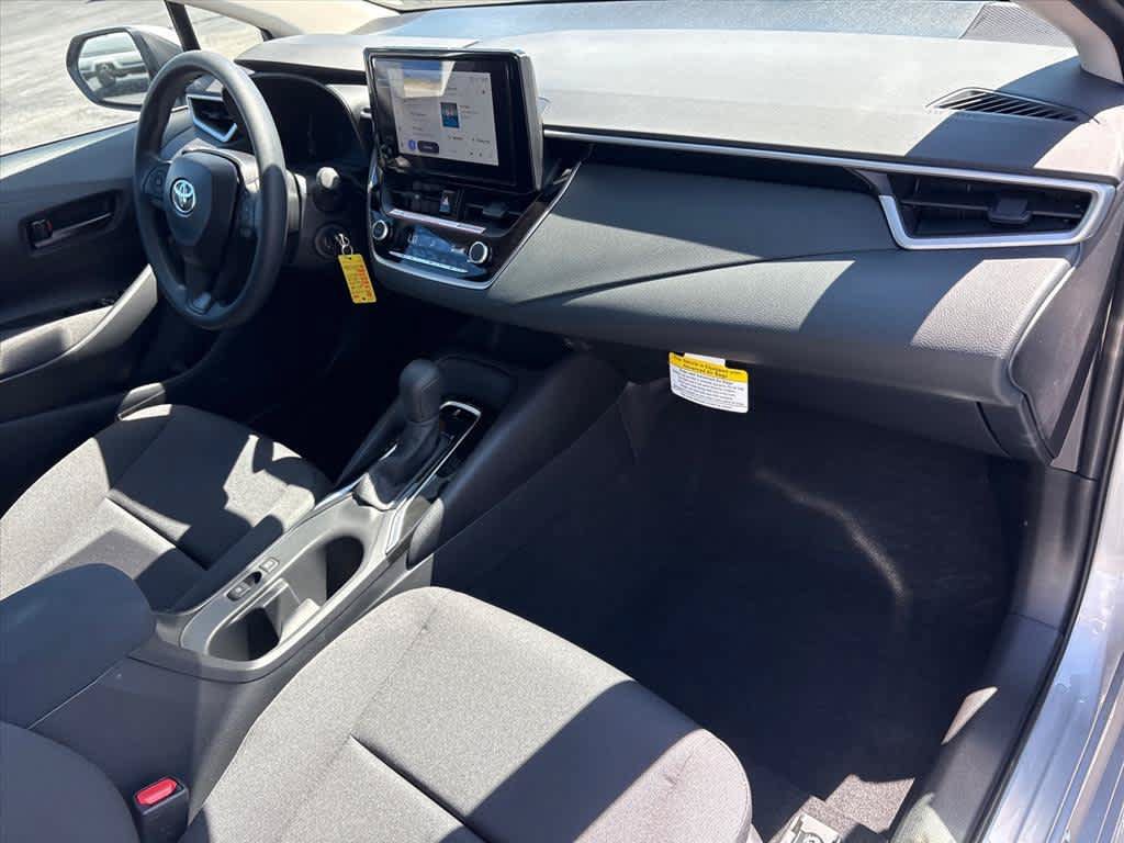 Used 2026 Toyota Corolla LE FWD image 5