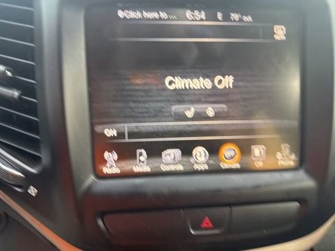 Used 2017 Jeep Cherokee Limited image 13