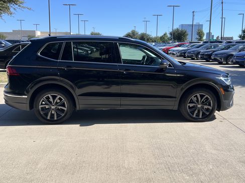 Certified 2023 Volkswagen Tiguan SE image 11