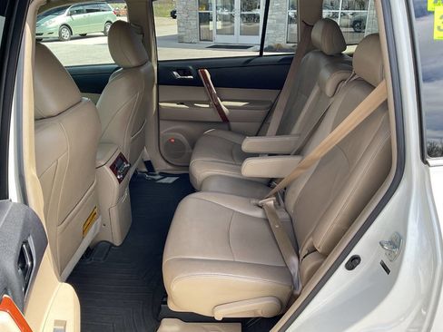 Used 2012 Toyota Highlander Limited w/ Tow Pkg AWD/4WD image 27
