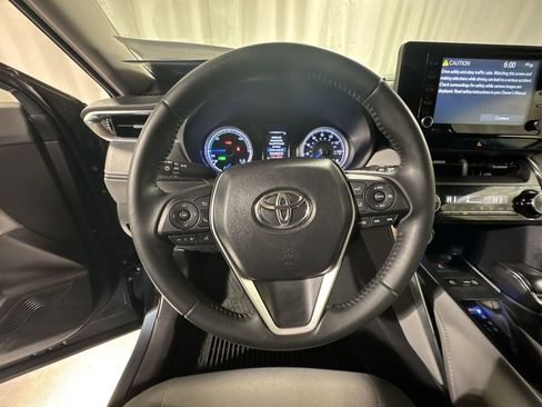 Used 2021 Toyota Venza LE image 23