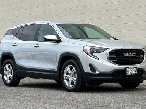 Certified 2021 GMC Terrain SLE image 2