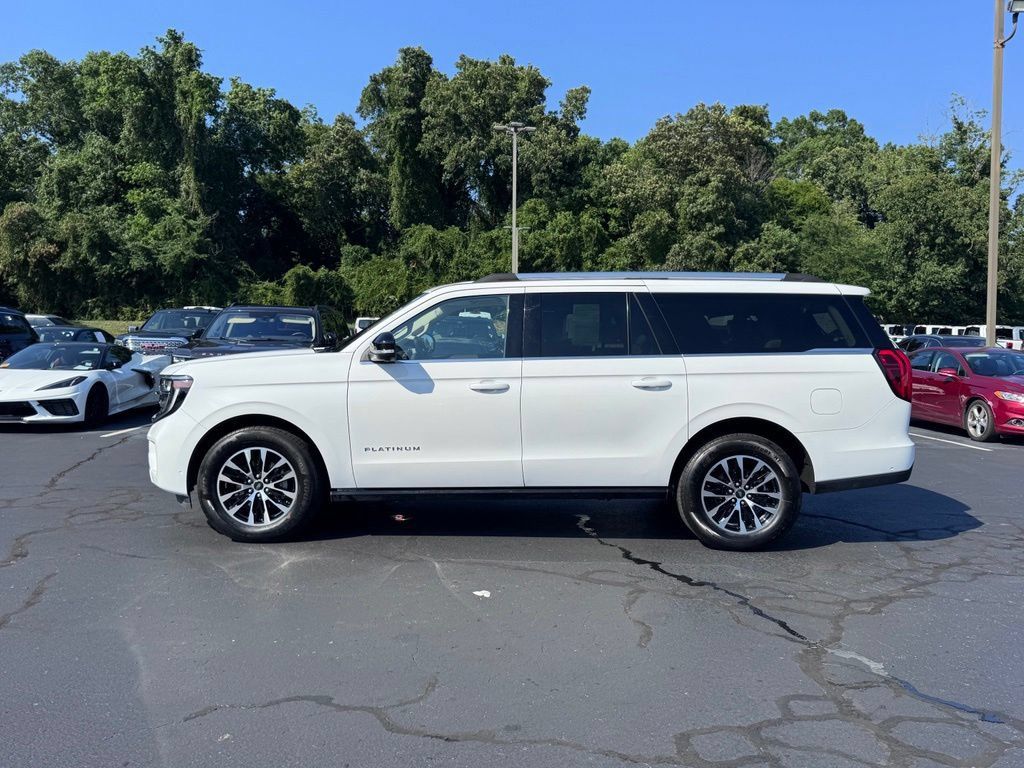 Used 2025 Ford Expedition Max Platinum AWD/4WD image 3