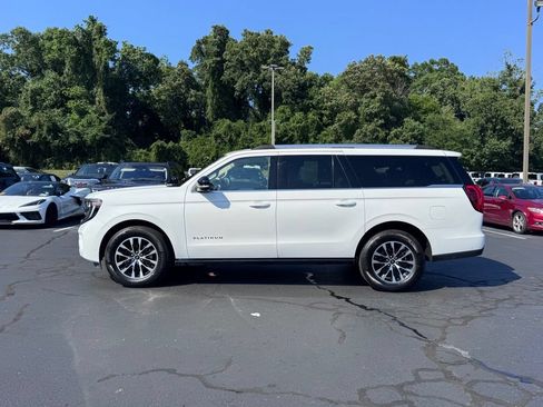 Used 2025 Ford Expedition Max Platinum AWD/4WD image 3
