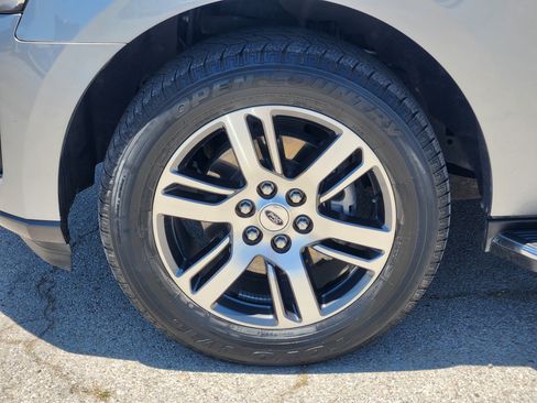 Used 2022 Ford Expedition XLT RWD image 10