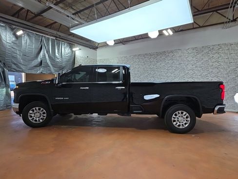 Used 2024 Chevrolet Silverado 3500 LTZ w/ LTZ Convenience Package image 6